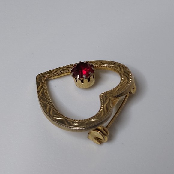 Vintage Heart Shaped Metal And Red Glass Brooch - Picture 4 of 13